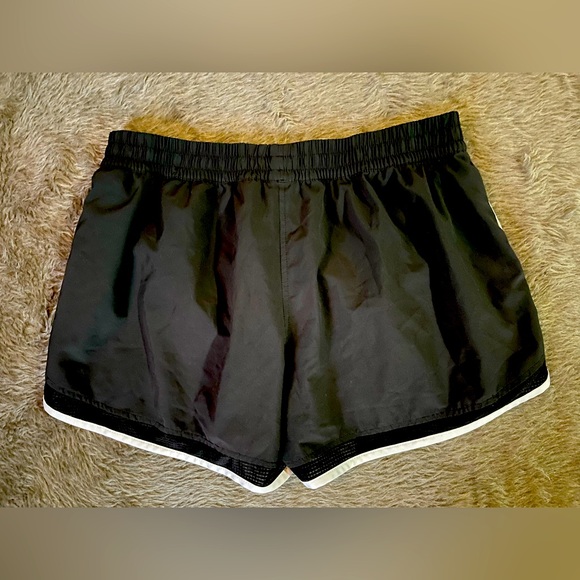 Women’s Reebok Gym Shorts ( Large ) - Picture 2 of 3
